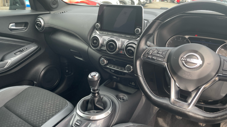 Nissan Juke 1.0 DiG-T 114 N-Connecta 5dr Petrol Hatchback